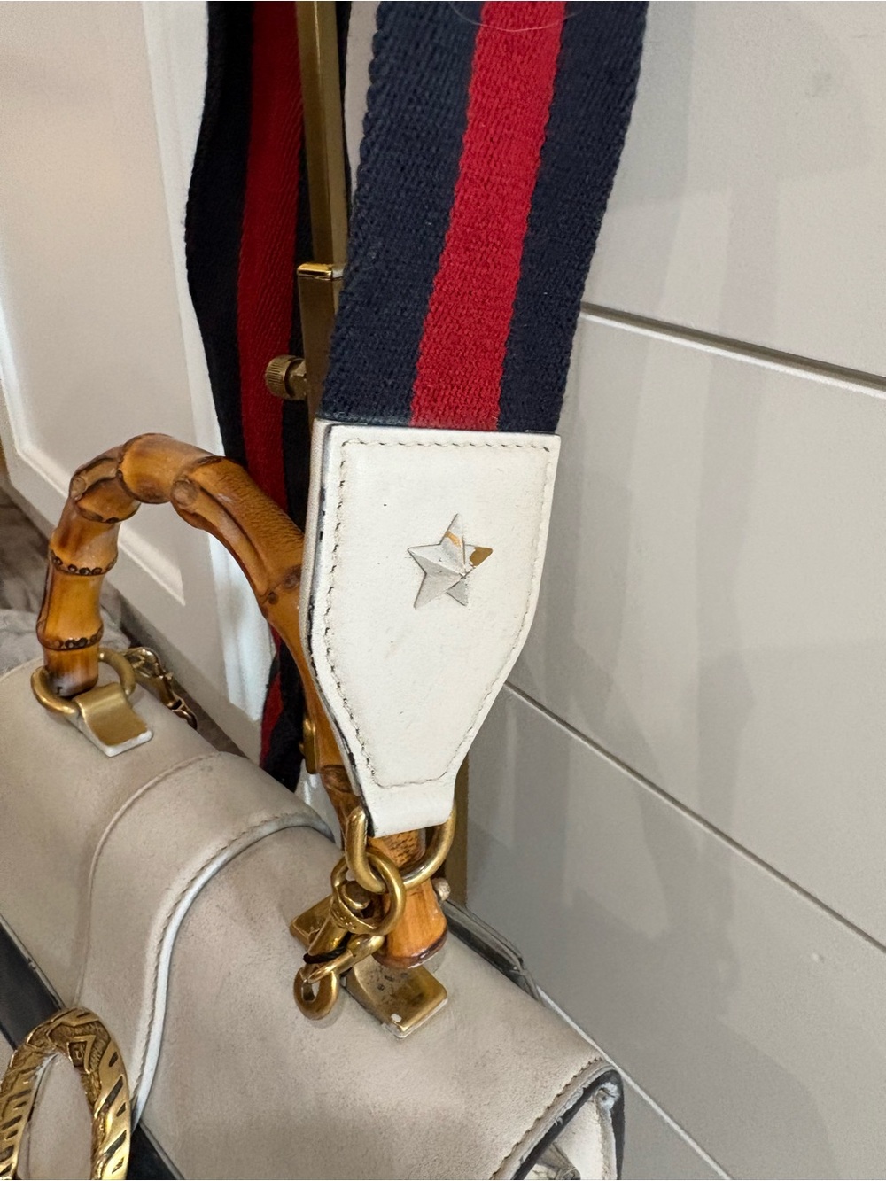 Gucci white leather Dionysus bamboo top handle bag with navy blue and red strap - Picture 6 of 15
